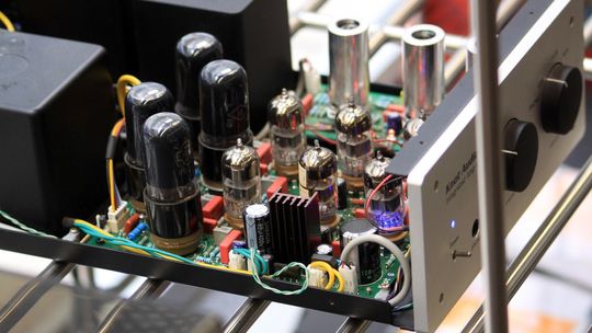 Jak wybrać najlepszy wzmacniacz do perkusji elektronicznej?