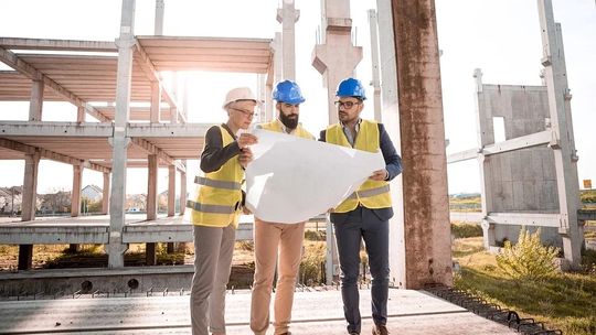 Jesteś deweloperem? Sprawdź, jak wybrać dobrą pracownię architektoniczną i mądrze zainwestować pieniądze