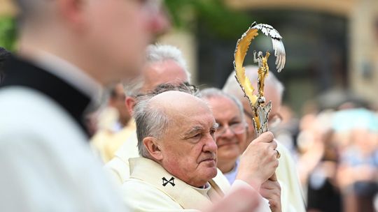 Kard. Nycz: świeckości państwa nie przekreślają ani znaki religijne, ani krzyże