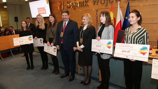 Klaudia Stańdo laureatką konkursu malarskiego ŁDK