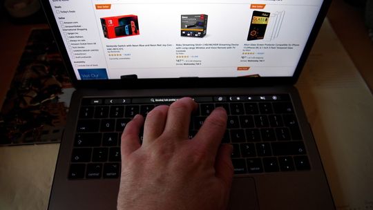Klienci cenią sobie zakupy online za wygodę i oszczędność czasu