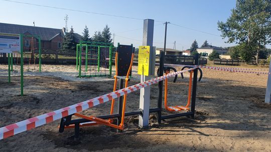 Kolejne place zabaw i siłownie zewnętrzne w gminie Ujazd