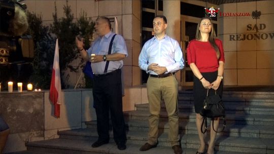 Kolejny dzień protestu w obronie niezależności polskich sądów