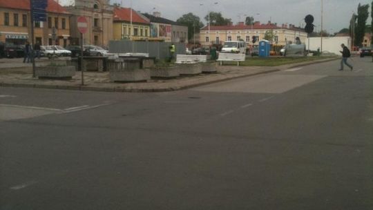 Komu one przeszkadzały?
