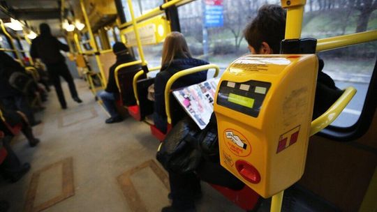 KRD: 376 mln zł wynosi zadłużenie jeżdżących bez biletów pasażerów
