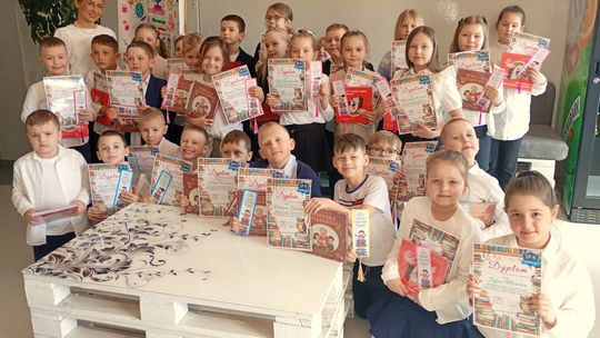 Książka przed sądem, pierwszoklasiści w bibliotece. Wyjątkowy Światowy Dzień Książki w SP nr 6