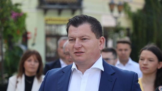Kucharski bierze się za pracowników Urzędu i... nie tylko