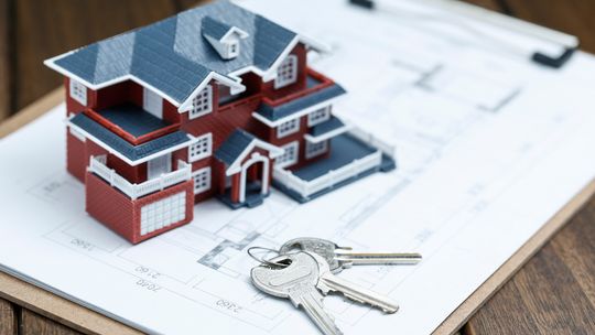 Kupno mieszkania i oszczędzanie na emeryturę największymi wyzwaniami młodych Polaków