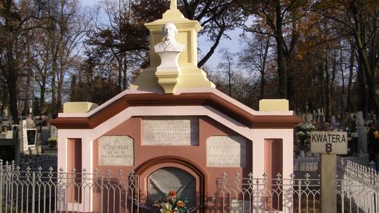 Kwesta jak co roku. Tym razem pieniądze na odnowienie grobu Jana Serafina Rode