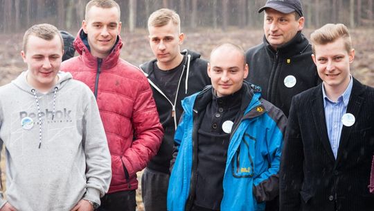 „Las pełen energii” - uczniowie I LO posadzili 5 tysięcy drzewek
