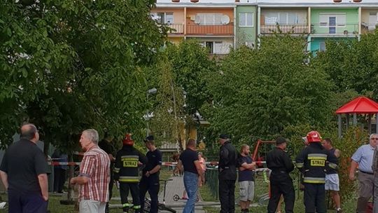 Latarnia przewróciła się na dwóch chłopców /zdjęcia/
