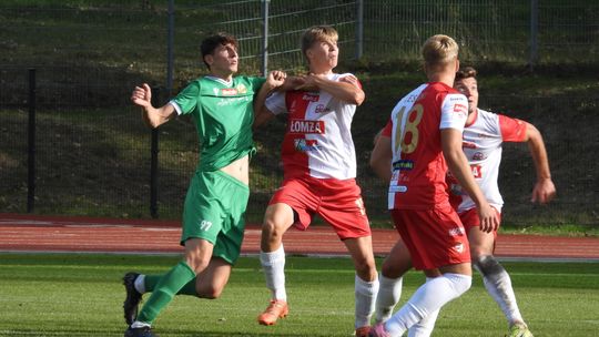Lechia Tomaszów – ŁKS Łomża 1:1. Żyła zatrzymuje karnego, Tkaczyk wyrównuje po przerwie