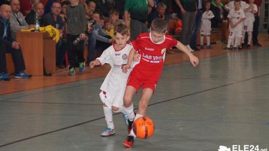 Lechia triumfuje w I Mikołajkowym Halowym Turnieju Piłki Nożnej w Łęczycy!