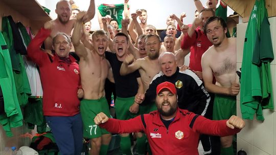 Lechia wygrywa i zostaje w III lidze
