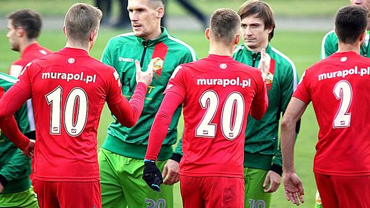 (LIVE): Lechia wciąż w grze o awans. Smuda wygwizdany!