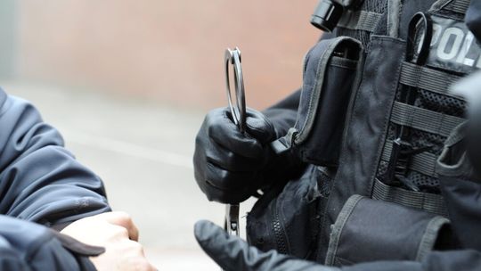 Łódzkie/ Firma odzieżowa straciła niemal 3 mln zł; dziesięć Ukrainek i Białorusinka z zarzutami oszustwa
