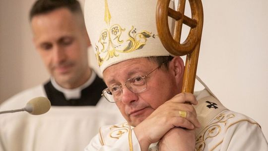 Łódzkie/W kościołach odczytano list kard. Rysia z apelem ws. migrantów i zapowiedzią powołania komisji ds. pedofilii
