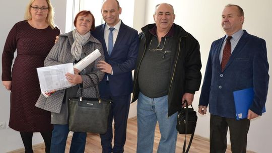 Lokatorzy otrzymali klucze do wyremontowanych mieszkań