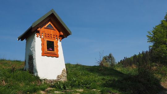 Majówki przed kapliczkami to narodowy skarb, który trzeba zachować