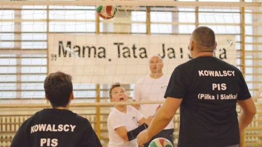  "Mama, Tata, Ja i siata" - ruszają zapisy do siódmej edycji turnieju siatkówki rodzinnej