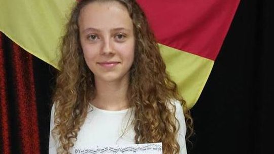 Maria Bernacka z SP nr 9 i Karolina Ziętek z SP nr 10 najlepsze na Festiwalu Piosenki Niemieckiej Super Star