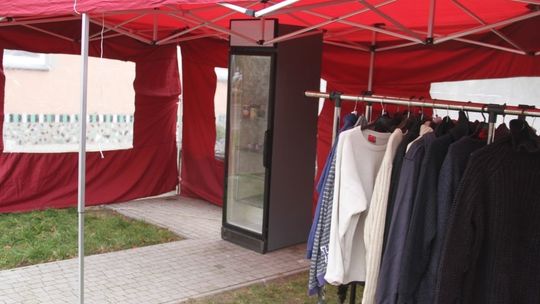 Masz za dużo jedzenia? Włóż je do lodówki i podziel się z potrzebującymi