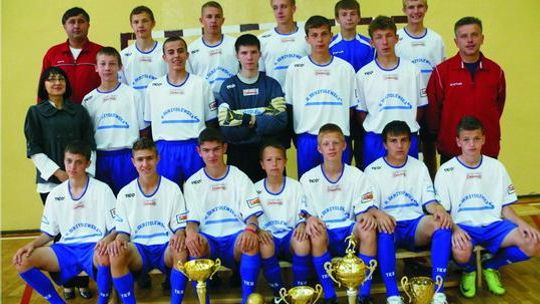 Mecz na szczycie UKS Trójki Tomaszów