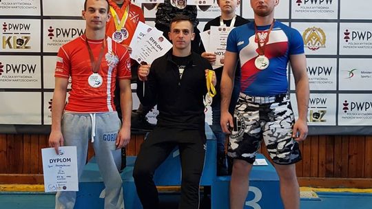 Medalowa niedziela w Academia Gorila
