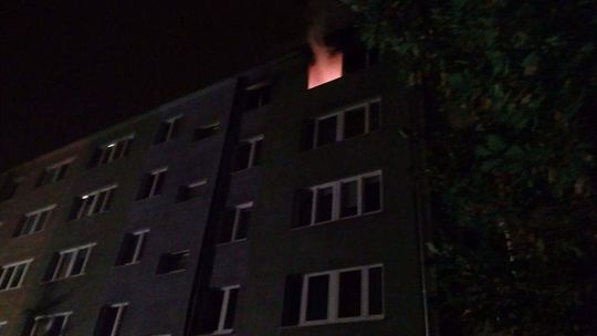 Mieszkanie w ogniu - pożar skutkiem pijaństwa?