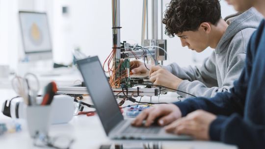 Miliony dla szkół. Tomaszów Mazowiecki też na kursie ku nowoczesności