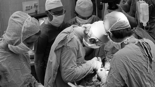 Minęło 38 lat od pierwszej udanej transplantacji serca w Polsce
