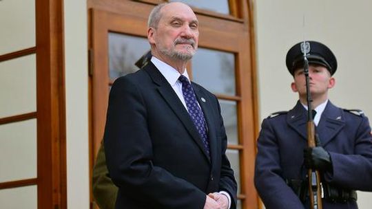 Minister na defiladzie