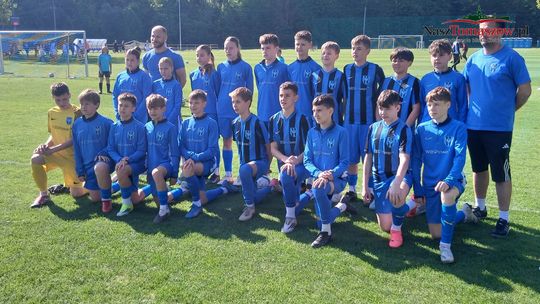 Młodzi piłkarze z Tomaszowa wrócili z pucharem. Football Campus drugi w międzynarodowym turnieju w Choczewie