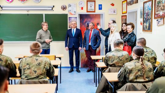 „Młodzi Zawodowcy”: ruszył nabór na stypendia. 7 tys. zł na rozwój dla uczniów z Łódzkiego