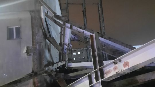 Zawaliła się stalowa konstrukcja hali