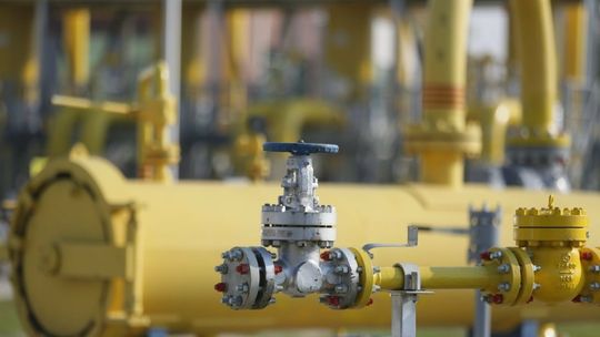 Morawiecki: w „tarczy antyinflacyjnej” - obniżka akcyzy na nośniki energii