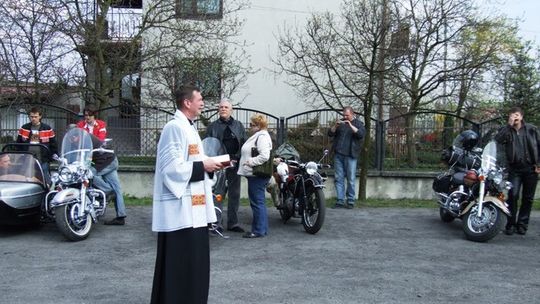 Motocyklem do kościoła