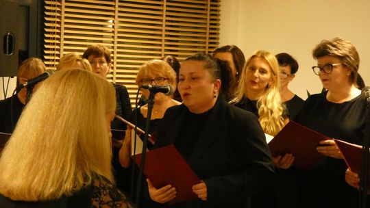 Muzyka, która leczy ciszej niż leki. Świąteczny koncert w tomaszowskim hospicjum