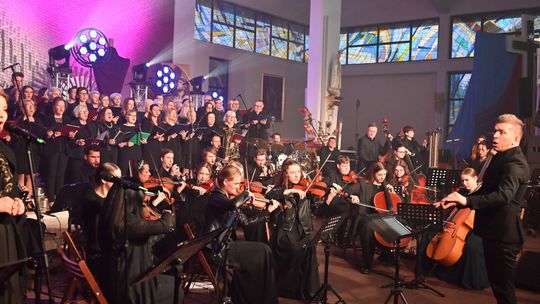 Muzyka, która zatrzymuje czas. Wyjątkowy koncert pasyjny w Tomaszowie Mazowieckim