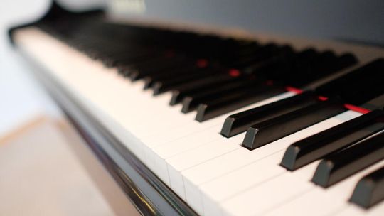 Muzykoterapia może łagodzić objawy depresyjne u osób z demencją