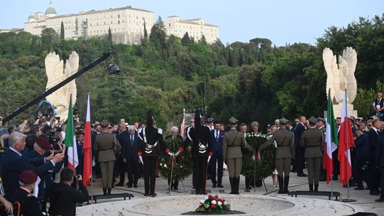Na Monte Cassino oddano hołd bohaterom walk; Duda: polegli wołają do Europy o odpowiedzialność