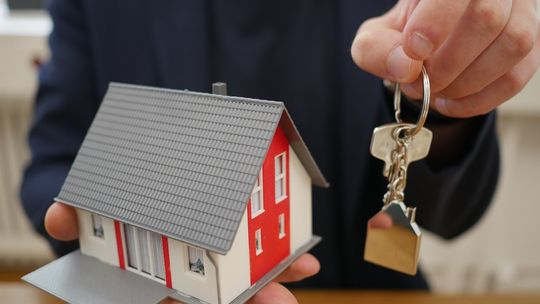 Na rynku pierwotnym nominalne ceny transakcyjne mkw. mieszkań wzrosły najmocniej w Łodzi i Wrocławiu - NBP