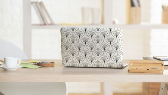 Naklejka na laptopa – znajdź modny wzór, który odmieni Twój komputer