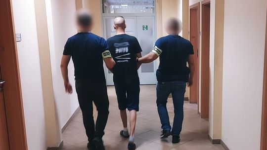 Narobił szkód. Zyskał 100. Złodziej trafi do Sądu