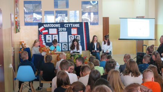 Narodowe Czytanie w "Dziesiątce"
