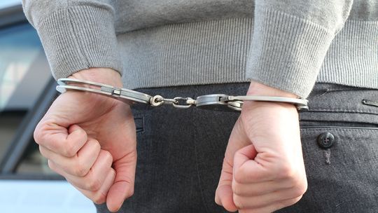 NASK ostrzegła przed nowymi wariantami oszustw inwestycyjnych z użyciem wizerunku znanych osób
