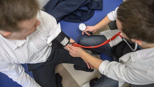 NFZ: 11 milionów Polaków ma nadciśnienie tętnicze; chorują nawet dzieci