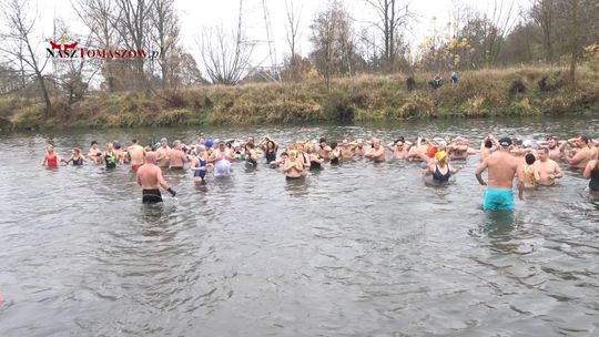 Niedzielne morsowanie Sekcji Morsów działającej przy Klubie Sportowym AMBER