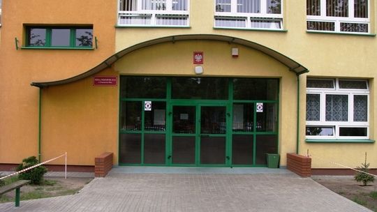 Nikt nie straci pracy przy likwidacji gimnazjów