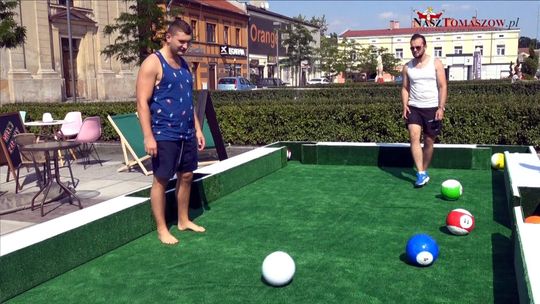 Nowa gra plenerowa w Tomaszowie, bilard nożny